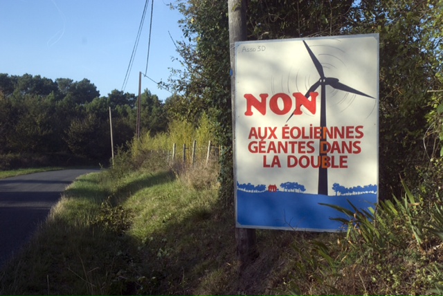 Non aux eoliennes geantes dans la Double